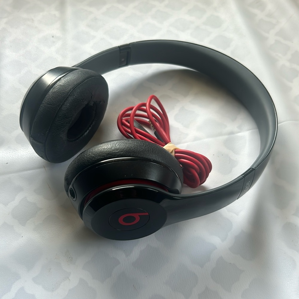 Beats solo 2 wired, tested and working